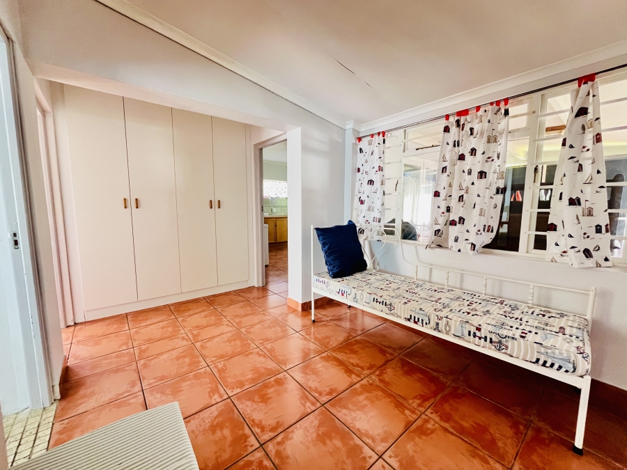4 Bedroom Property for Sale in Sandbaai Western Cape